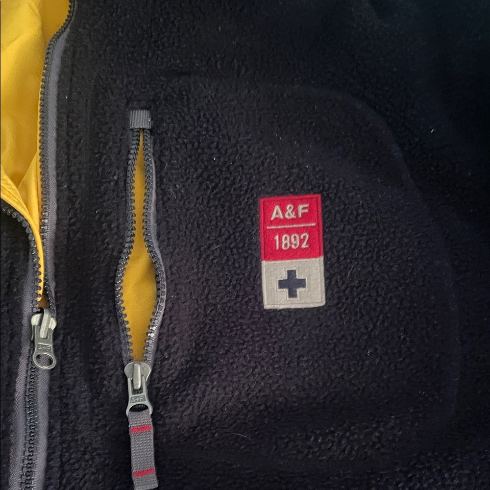 2000’s Reversible A&F Jacket/Fleece - Picture 5 of 9